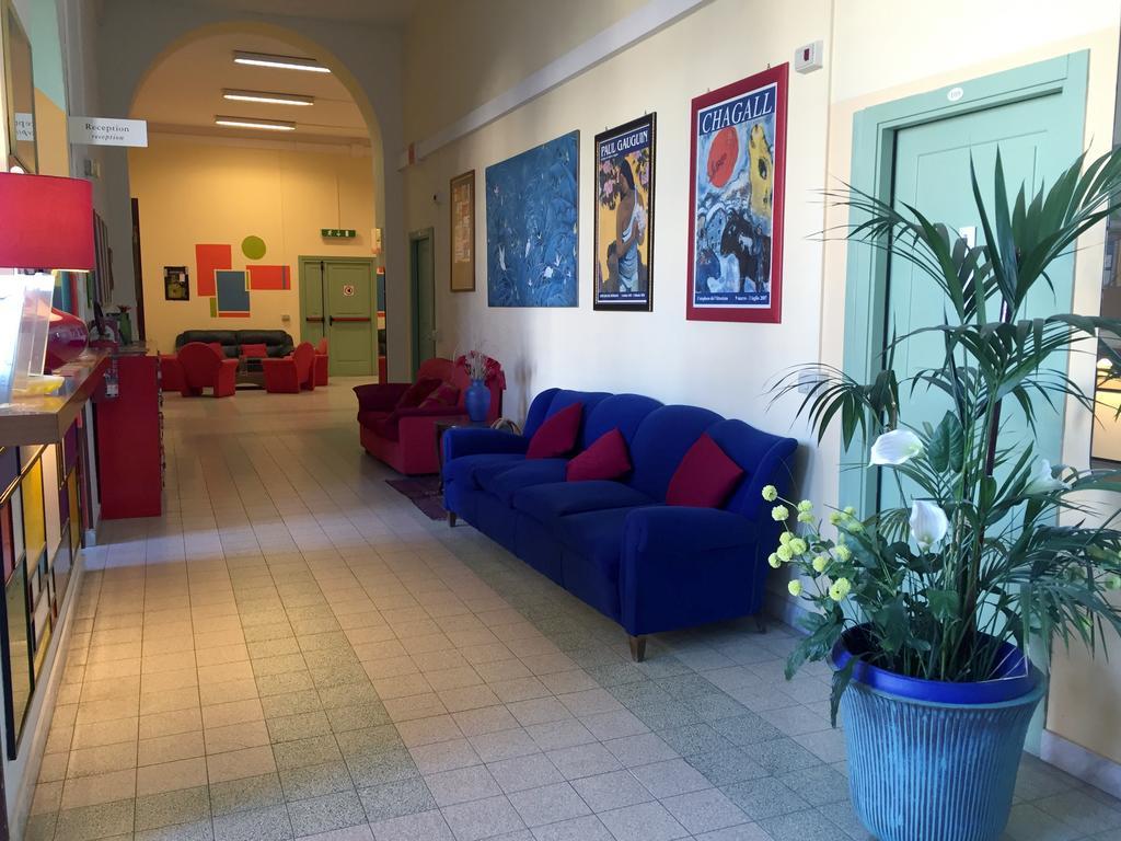 Litus Roma Hostel Λίντο ντι Όστια Εξωτερικό φωτογραφία The library